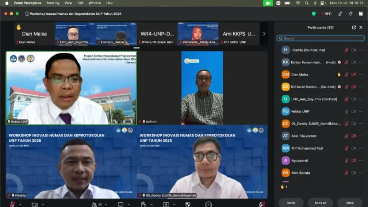 Rektor Universitas Negeri Padang Krismadinata membuka Workshop Inovasi Humas dan Keprotokolan UNP 2026 yang digelar secara daring melalui Zoom Meeting.(Foto: KKPS)