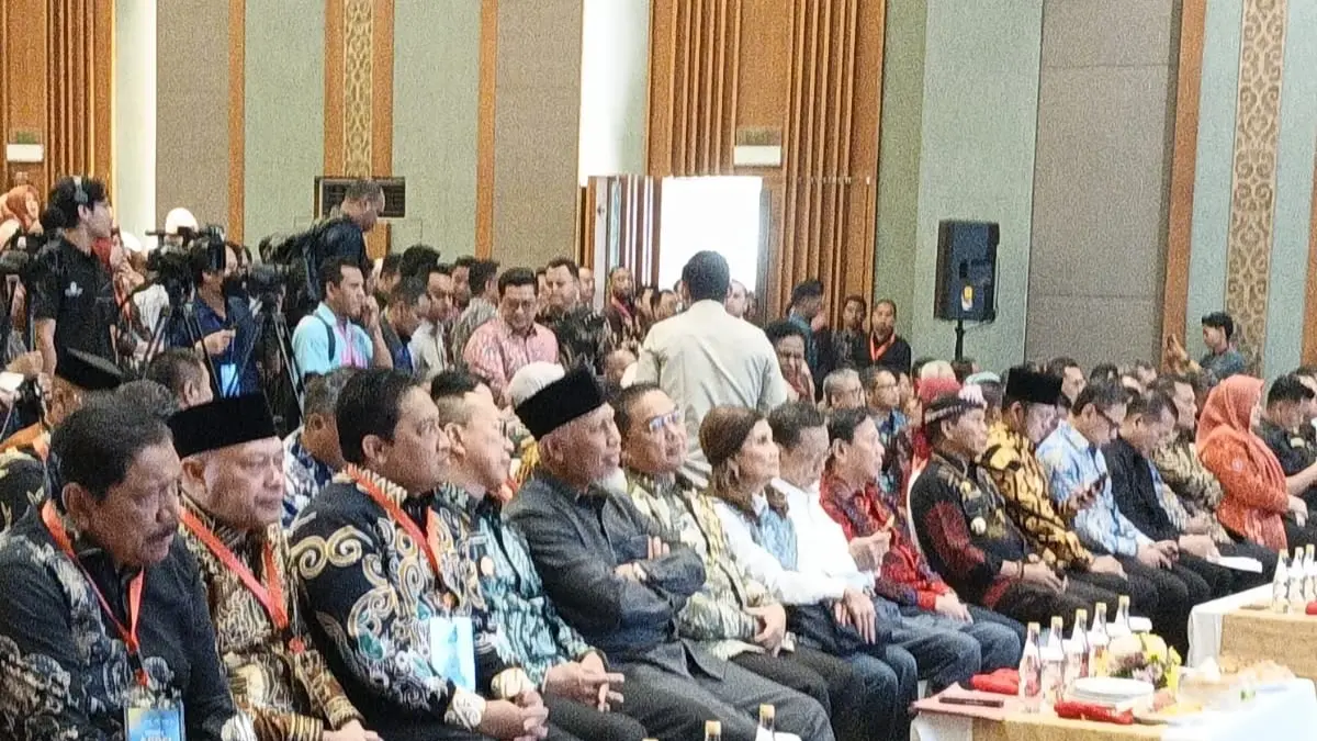 Gubernur Sumbar Mahyeldi Ansharullah mengikuti Rapat Kerja Asosiasi Pemerintahan Provinsi Seluruh Indonesia (APPSI) di Kabupaten Lombok Barat, Nusa Tenggara Barat, Kamis (16/7). (DOK BIRO ADPIM)