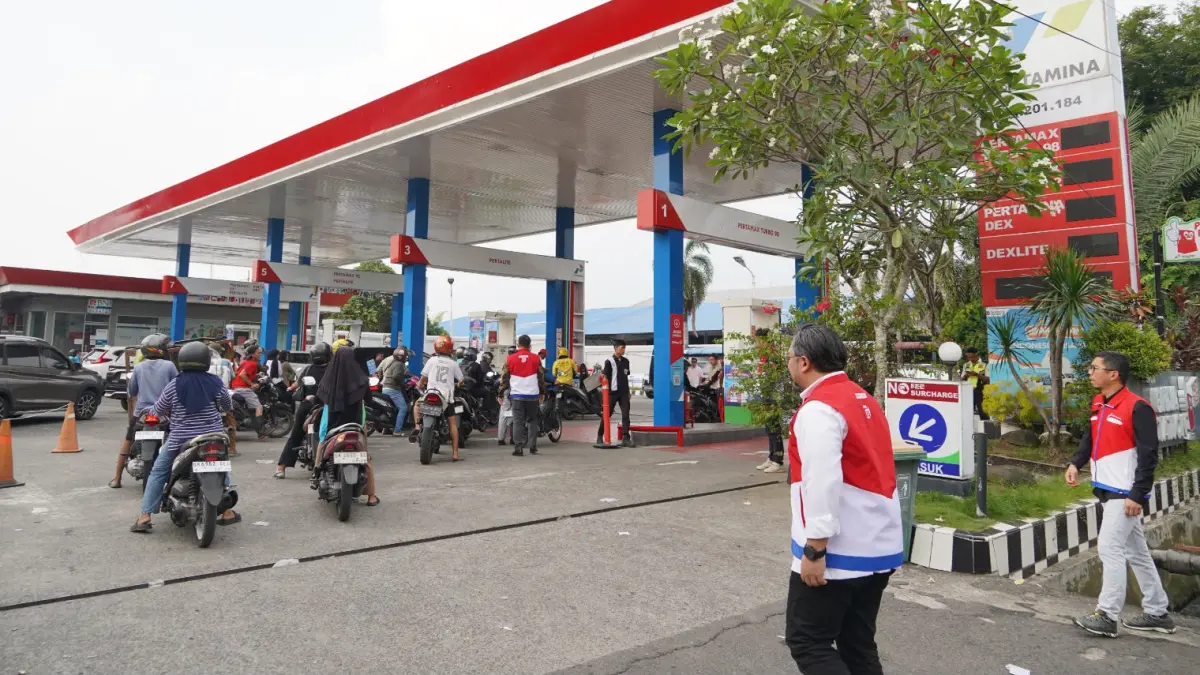 Komisaris Independen PT Pertamina Patra Niaga, Prabu Revolusi, meninjau Command Center Pertamina Patra Niaga Regional Sumbagut dan sejumlah SPBU di Kota Medan, Jumat (17/7/2026).
