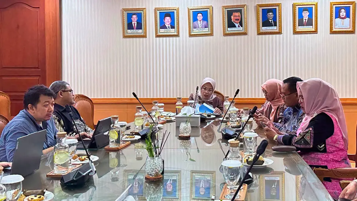 Wali Kota Pariaman Yota Balad bersama Kepala Disdikpora Kota Pariaman melakukan audiensi dengan Dirjen GTKPG Kemendikdasmen RI Prof. Dr. Nunuk Suryani di Jakarta untuk membahas kebutuhan guru dan penguatan pendidikan inklusif.