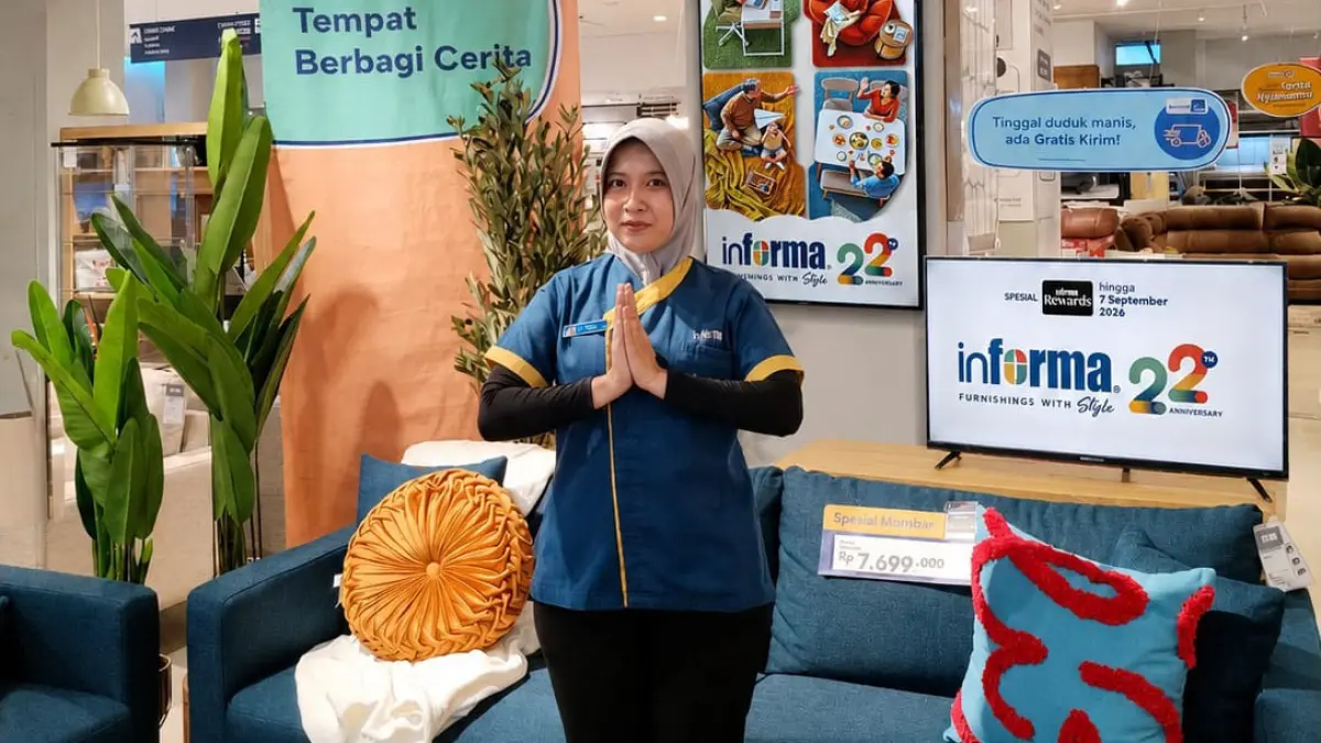 INFORMA Padang memberikan cashback kepada pelanggan dalam rangka merayakan HUT ke-22. (DOK INFORMA)