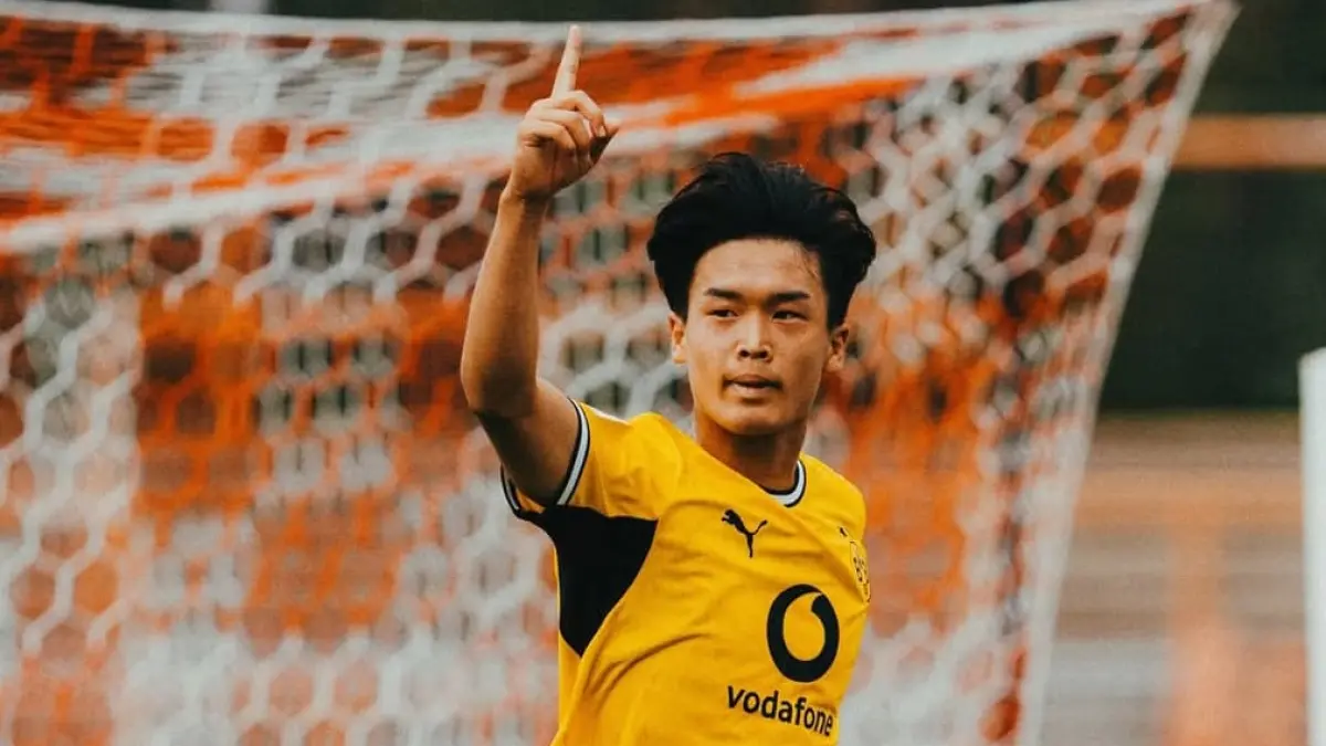 Takato Yamamoto merayakan gol debut saat Borussia Dortmund mengalahkan Rot-Weiß Oberhausen 3-1 pada laga pramusim 2026/2027.(Foto: Instragram @blackyellow)