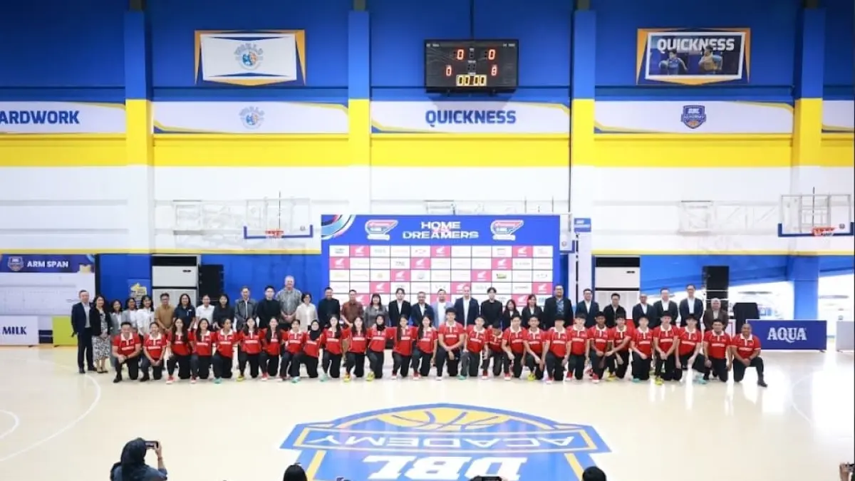 Founder dan CEO DBL Indonesia Azrul Ananda meluncurkan Honda DBL with Kopi Good Day 2026/2027 sekaligus meresmikan DBL Academy Jakarta.(Foto: Corcom DBL)