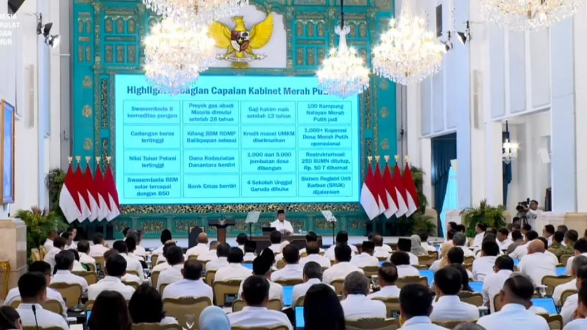 Presiden Prabowo Subianto menyampaikan capaian swasembada delapan komoditas pangan dalam Sidang Kabinet Paripurna di Istana Kepresidenan Jakarta.(Foto: Humas)