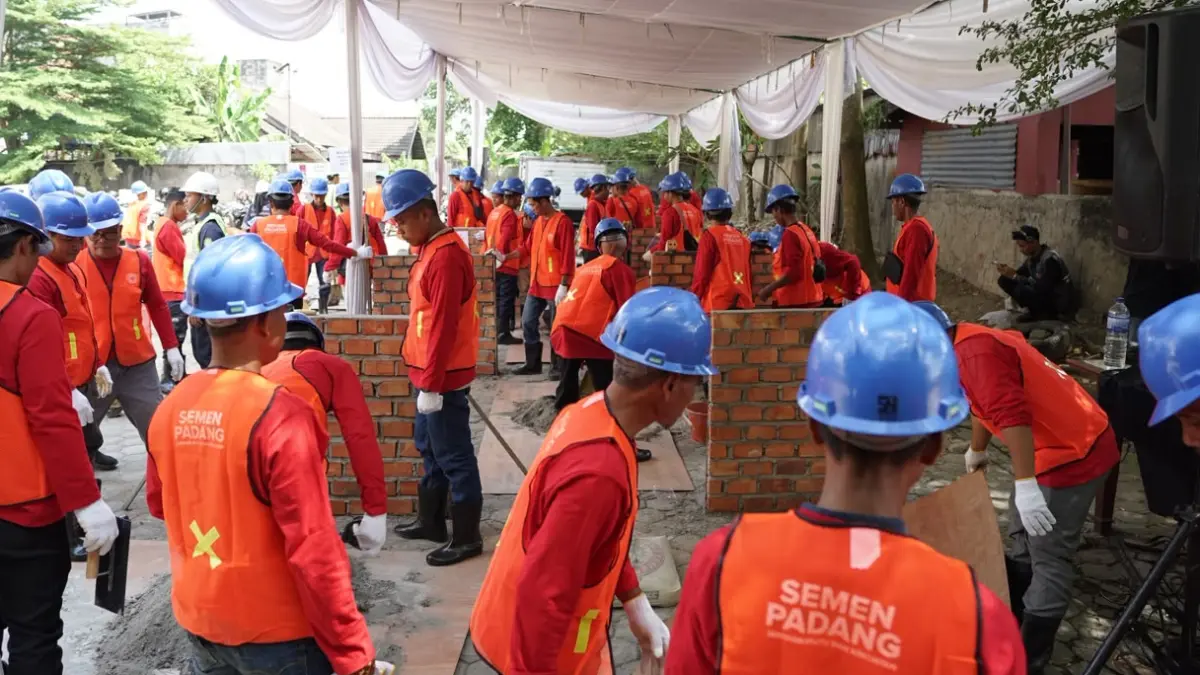 Temu Jago Bangunan yang digelar PT Semen Padang di Provinsi Jambi menghadirkan pelatihan teknis sekaligus proses asesmen sertifikasi kompetensi sebagai bekal meningkatkan daya saing para pekerja.