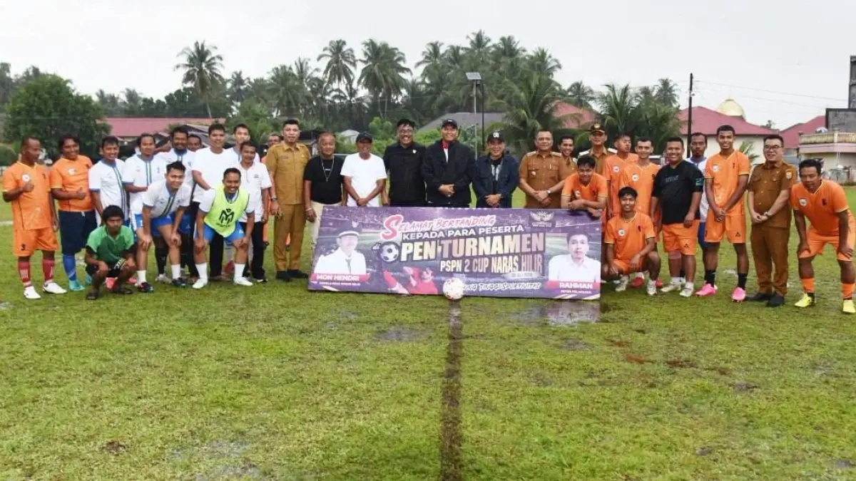 Wali Kota Pariaman Yota Balad membuka Open Tournament PSPN 2 Cup Naras Hilir di Sport Arena Desa Naras Hilir, Kecamatan Pariaman Utara, Senin (20/7/2026).