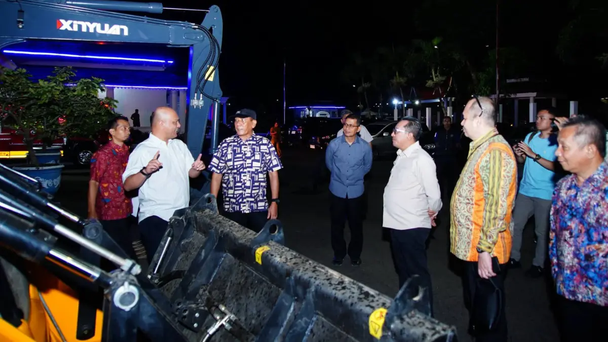 Tim Asistensi dan Monitoring Kemendagri meninjau alat berat dan armada operasional yang dibeli menggunakan dana TKD Tambahan Pascabencana di Kabupaten Tanahdatar, Selasa (21/7/2026).