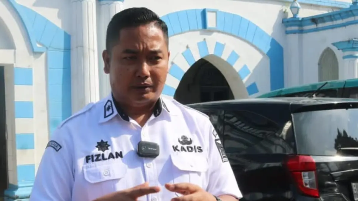 Kepala Dinas Perdagangan Kota Padang, Fizlan Setiawan, menyampaikan program Hari Jadi Kota (HJK) Padang ke-357, Jumat (24/7/2026). (Foto: Diskominfo)
