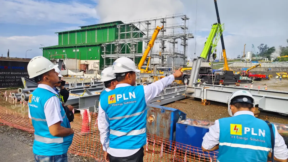 Tim PLN Group bersama PT Supreme Energy Muara Labuh melakukan pengecekan teknis untuk memastikan kesiapan pasokan listrik bagi pembangunan PLTP Muara Labuh Unit 2 di Solok Selatan dengan potensi kebutuhan daya mencapai 7,4 MVA.