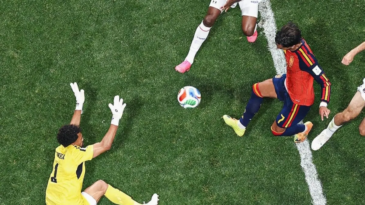 Vozinha, kiper Cape Verde yang tampil impresif di Piala Dunia 2026, resmi bergabung dengan klub Chile, Colo Colo.(Foto: Instagram @vozinha1)