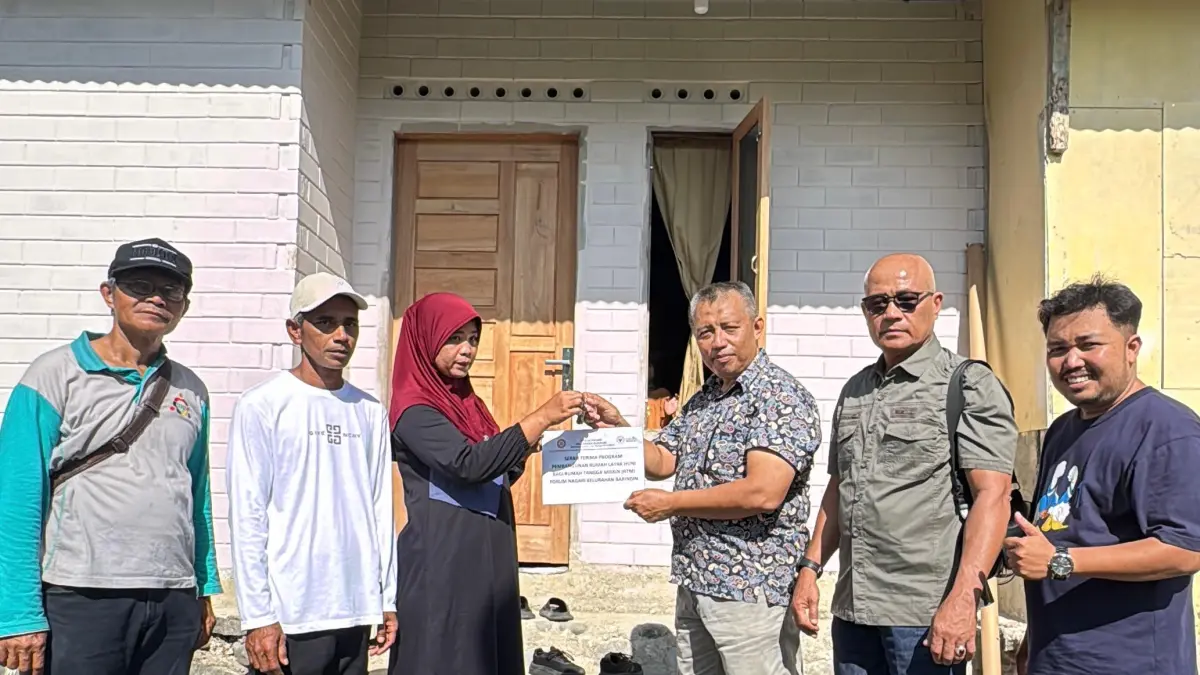 Rumah layak huni seluas 36 meter persegi yang dibangun PT Semen Padang menggunakan material Sepablock diserahkan kepada keluarga penerima manfaat di Kelurahan Baringin, Kecamatan Lubuk Kilangan, Kota Padang.&nbsp;