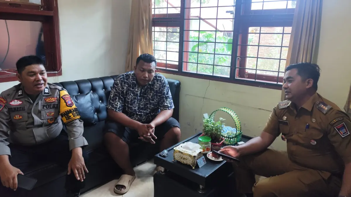 Penyelenggara acara orgen tunggal berinisial PJN (31) menjalani proses klarifikasi di Kantor Lurah Kuranji, Kota Padang, Senin (27/7/2026), setelah kegiatan yang digelar tanpa izin menjadi sorotan menyusul beredarnya video penampilan biduan di media sosial. (Satpol PP Padang)