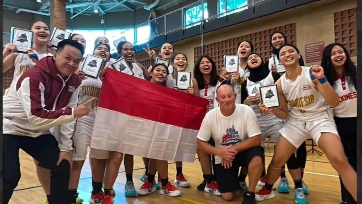 Tim Putri Kopi Good Day DBL Indonesia All-Star 2026 merayakan gelar juara 24th Annual National Summer Classic 2026 di Chicago, Amerika Serikat.(Foto: Corcom DBL Indonesia)