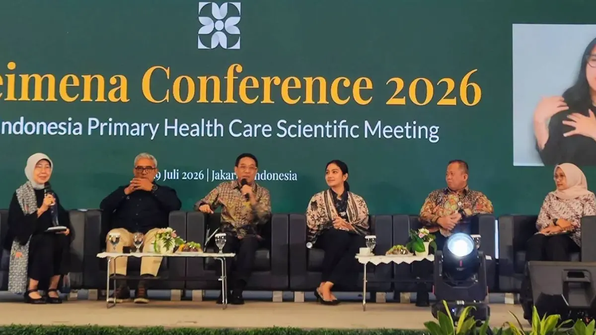 Bupati Dharmasraya Annisa Suci Ramadhani memaparkan inovasi LADO KUTU dalam sesi Leaders Talk Leimena Conference 2026 di Auditorium BRIN, Jakarta, Senin (27/7/2026).