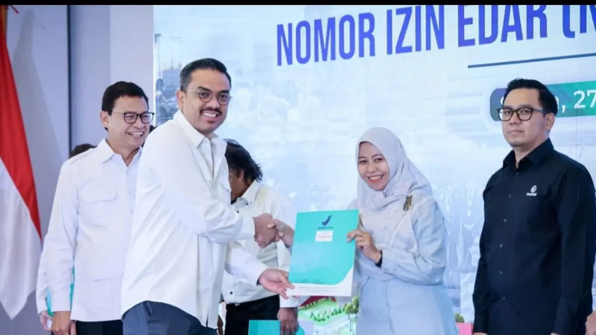 Menteri UMKM Maman Abdurrahman dan Kepala BPOM Taruna Ikrar meluncurkan program SAPA SEMESTA UMK Pangan Olahan di Jakarta. (Foto: Humas)
