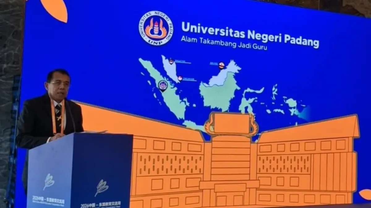 Prof Ganefri saat menjadi pembicara pada forum China–ASEAN Education Cooperation Week 2026 di Guizhou, Tiongkok.(Foto: KKPS)