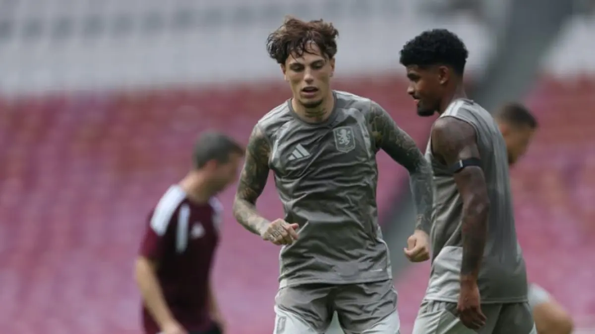 Alejandro Garnacho mengikuti sesi latihan Aston Villa jelang laga pramusim melawan Indonesia All Stars di Jakarta.(Foto: avfc.co.uk)