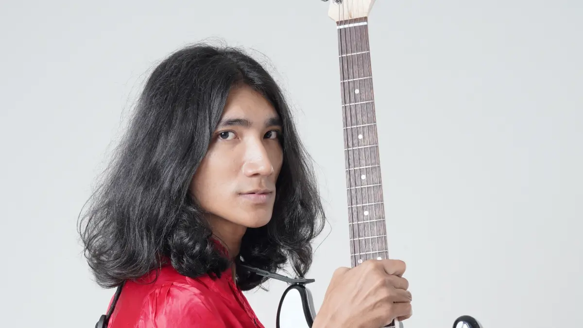 Solois muda asal Sumbar, Dwiyogo baru saja merils EP perdananya bertajuk Puri Baluwarti. (DOKUMENTASI DWIYOGO)