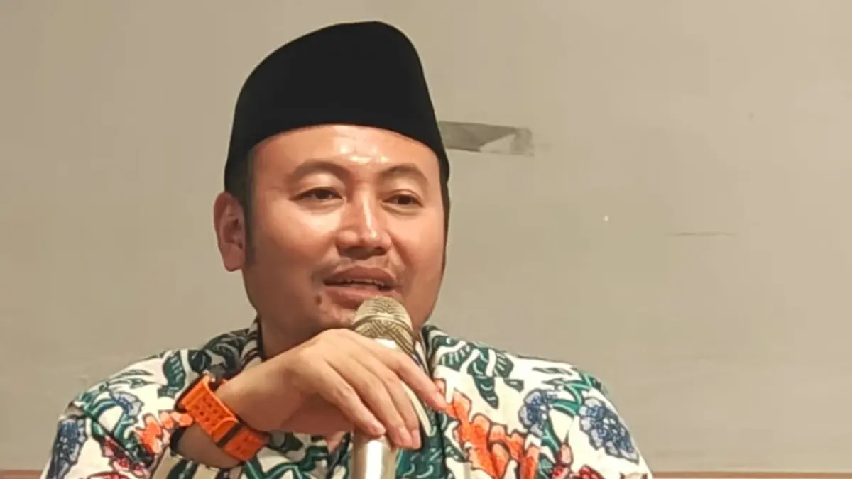 Anggota Komisi VI DPR RI Rahmat Saleh menegaskan proses restrukturisasi BUMN melalui strategi holding dan merger harus dilaksanakan secara profesional tanpa mengorbankan hak-hak pekerja.(Foto: Riko/JPS)