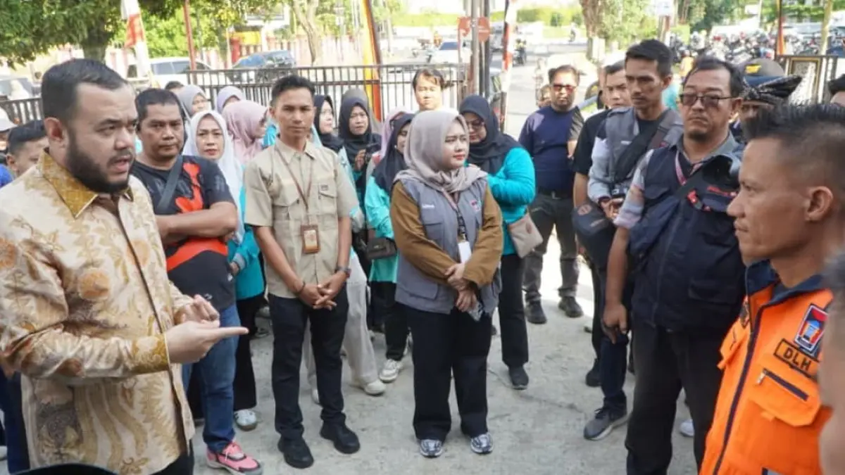 Padang Sibersih resmi diluncurkan Wako Fadly Amran di halaman Kantor Lurah Berok Nipah, Kecamatan Padang Barat, Sabtu (1/8/2026).(Foto: Diskominfo)