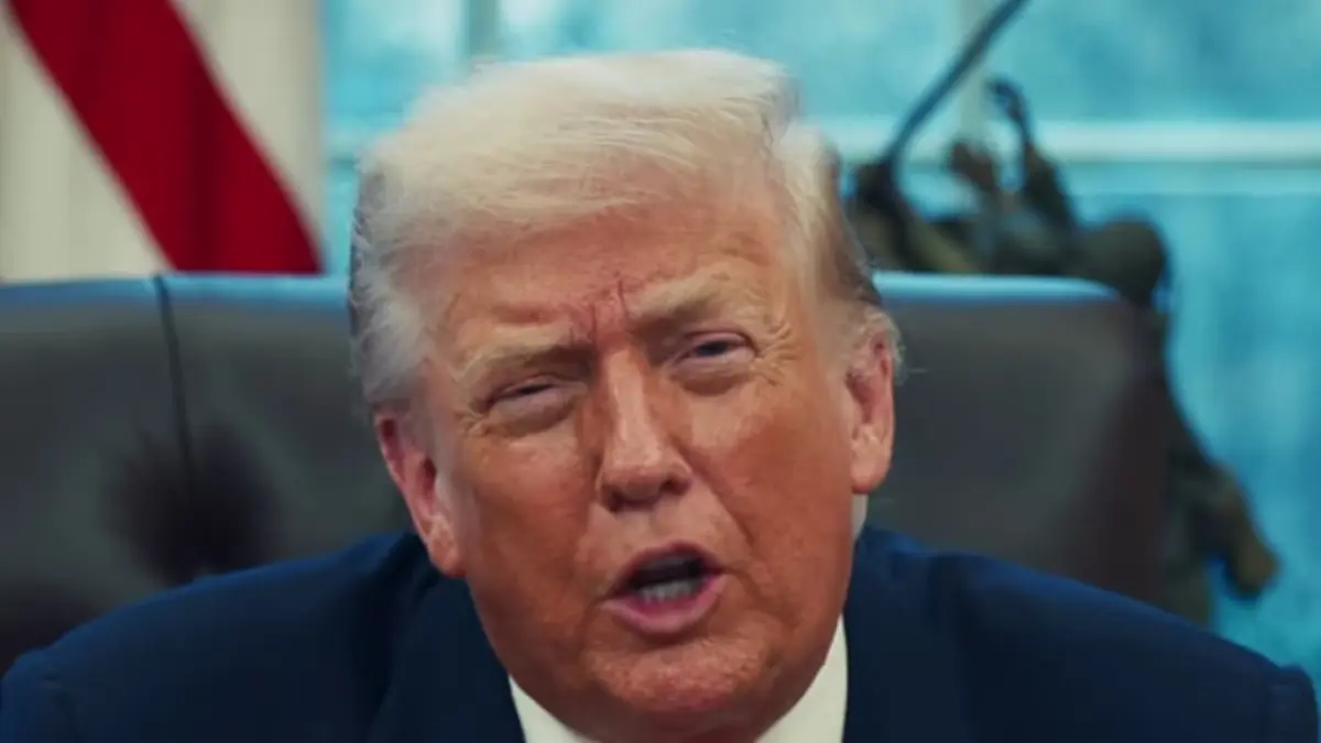 Donald Trump mendesak perusahaan energi segera menurunkan harga BBM di Amerika Serikat di tengah penurunan harga minyak dunia.(Foto: Tangkapan layar video)