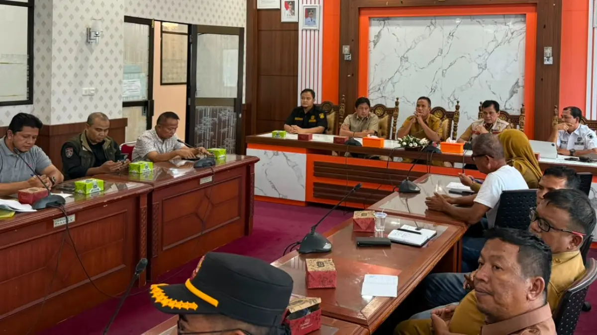Pemko Pariaman dan KONI mematangkan kesiapan sebagai tuan rumah tiga cabang olahraga Porprov XVI Sumbar 2026 melalui Rakornis di Balai Kota Pariaman, Senin (3/8/2026). 