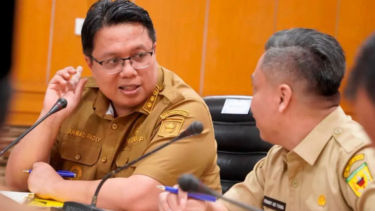 Wakil Bupati Tanahdatar Ahmad Fadly memimpin rapat koordinasi pengendalian inflasi daerah, Senin (3/8/2026).