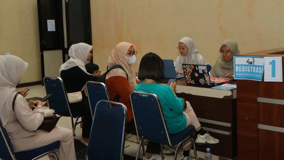 ASN dan warga mengikuti vaksinasi HPV dosis pertama di Balai Kota Payakumbuh, Rabu (5/8/2026).