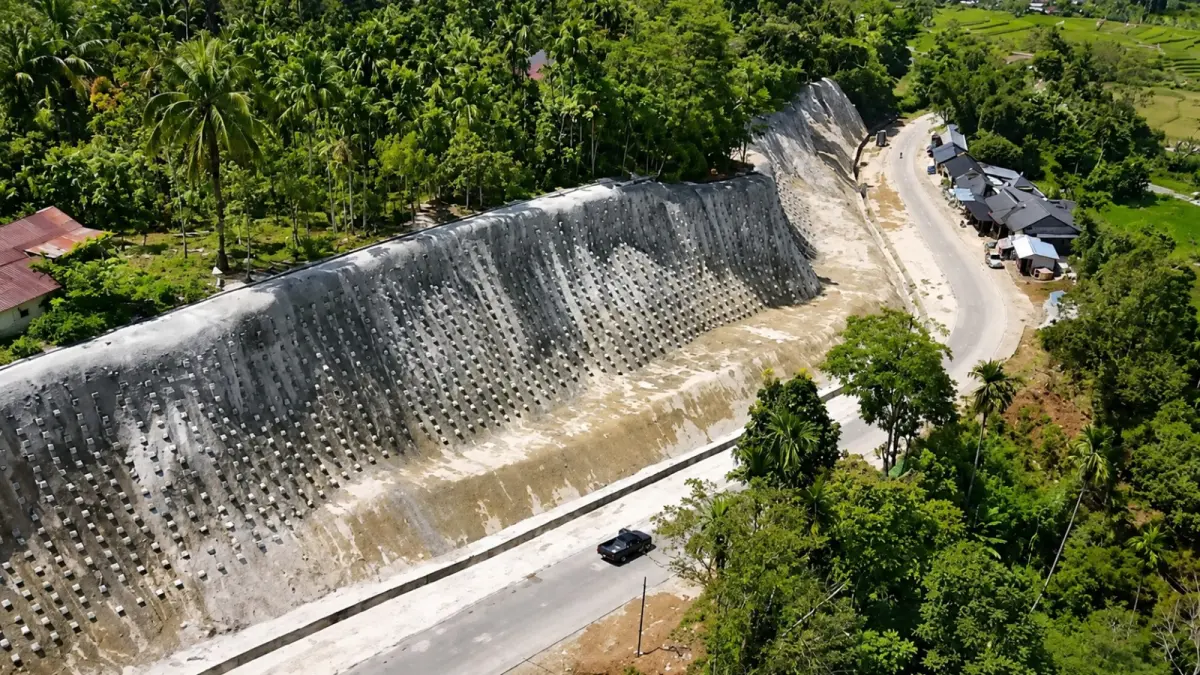 Jalan Sicincin-Malalak-Koto Tuo kembali fungsional setelah 28 titik longsor ditangani, membuka akses alternatif Padang-Bukittinggi dan memperlancar distribusi hasil pertanian.