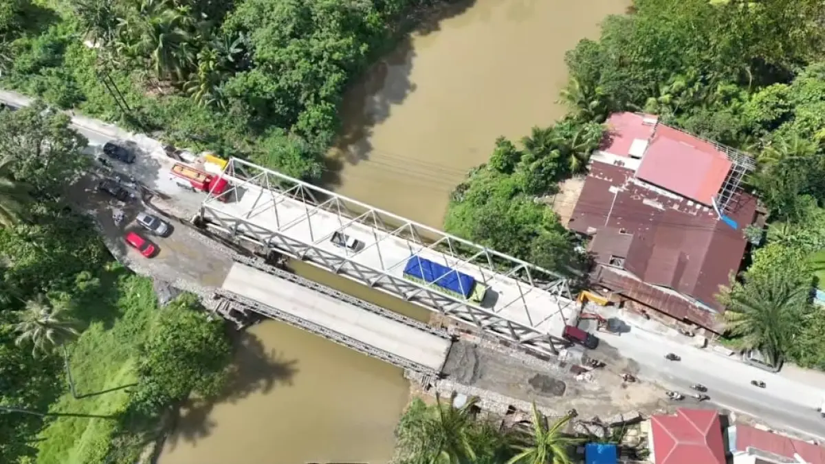 Kendaraan melintas di Jembatan Jeruai, Bungus Teluk Kabung, Kota Padang, Selasa (4/8/2026). (BPJN Sumatera Barat)