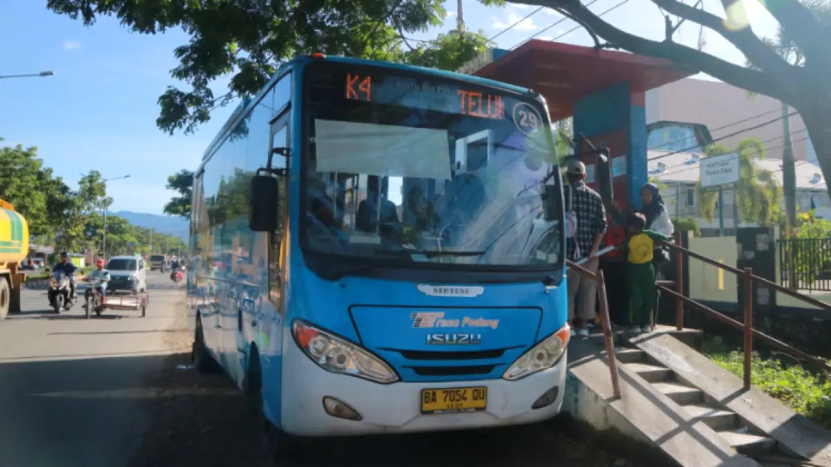 Layanan Bus Trans Padang menyesuaikan rute Koridor 2 dan Koridor 4 pada Kamia dan Jumat, 6–7 Agustus 2026 untuk mendukung rangkaian peringatan Hari Jadi (HJK) Kota Padang ke-357. (Foto: Diskominfo)