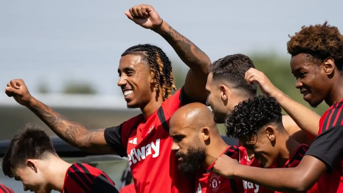 Pemain Manchester United menjalani sesi latihan jelang laga pramusim melawan PSG dalam Tour 2026 di Gothenburg, Swedia. (Foto: Instagram @manutd)