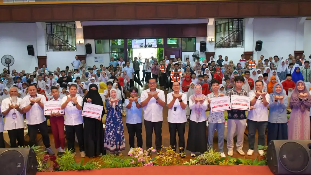 PT Semen Padang menegaskan pendidikan sebagai investasi jangka panjang melalui program beasiswa, Semen Padang Schools, dan Program BANGSA untuk mencetak SDM unggul.