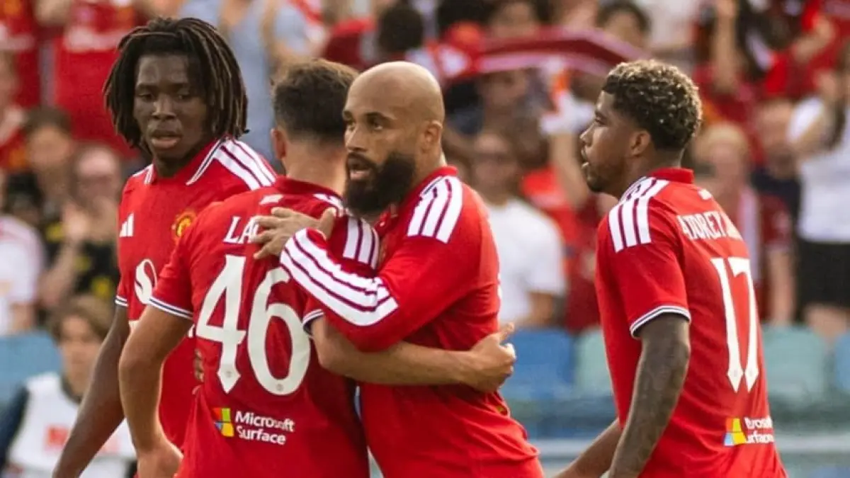 Manchester United bermain imbang 1-1 melawan Paris Saint-Germain (PSG) dalam laga pramusim Tour 2026 di Ullevi, Gothenburg, Sabtu (8/8/2026). (Foto: X @ManUtd)