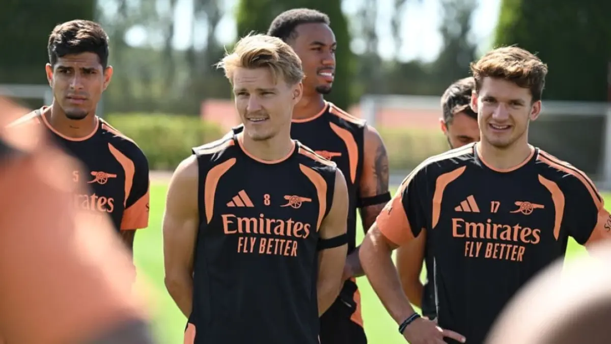 Martin Odegaard menjadi starter Arsenal saat menghadapi Borussia Dortmund pada final Emirates Cup di Emirates Stadium.(Foto: arsenal.com)