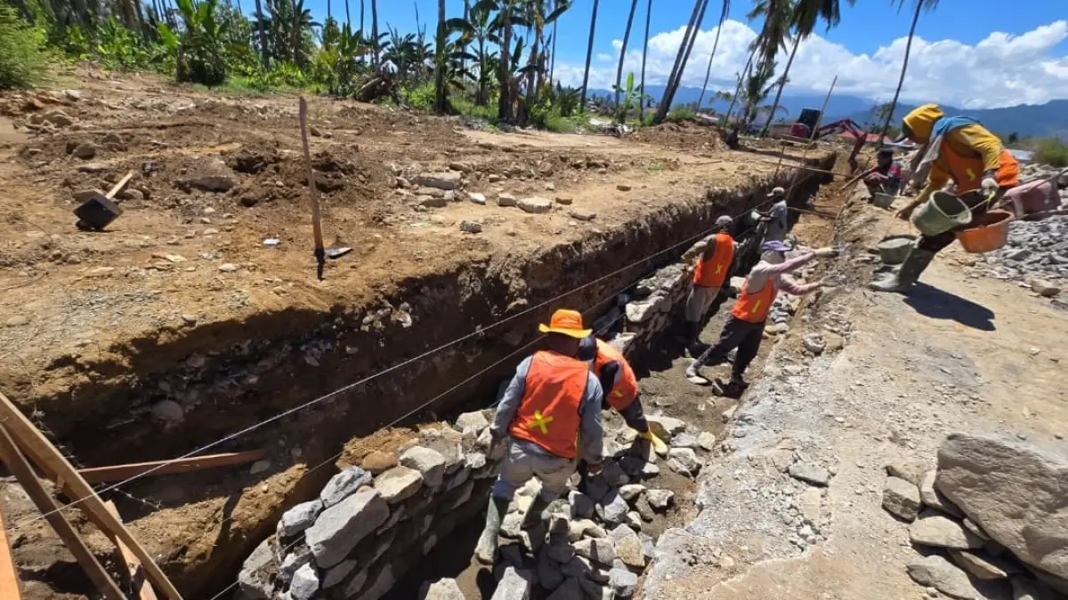 Rehabilitasi drainase bagian dari langkah Pemko Padang melalui Dinas PUPR dalam mempercepat pemulihan infrastruktur kota setelah dilanda banjir. (Foto: Diskominfo)