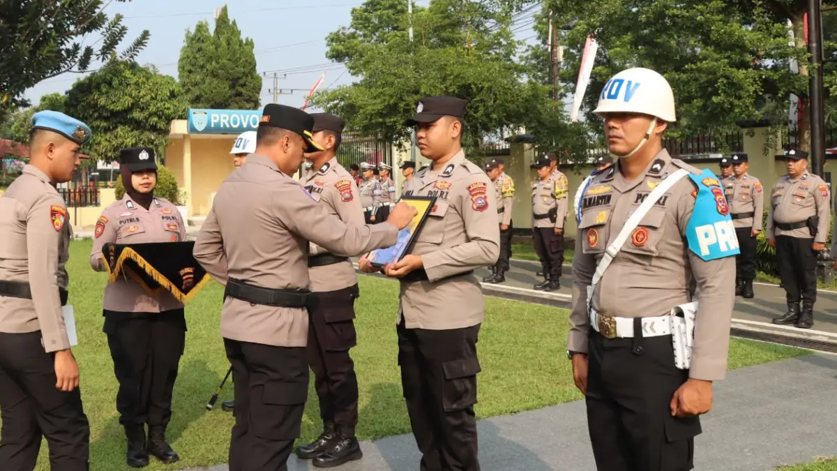 Dua personel Polres Payakumbuh di-PTDH. Kapolres AKBP Irwan Andeta menegaskan setiap pelanggaran disiplin dan kode etik memiliki konsekuensi.