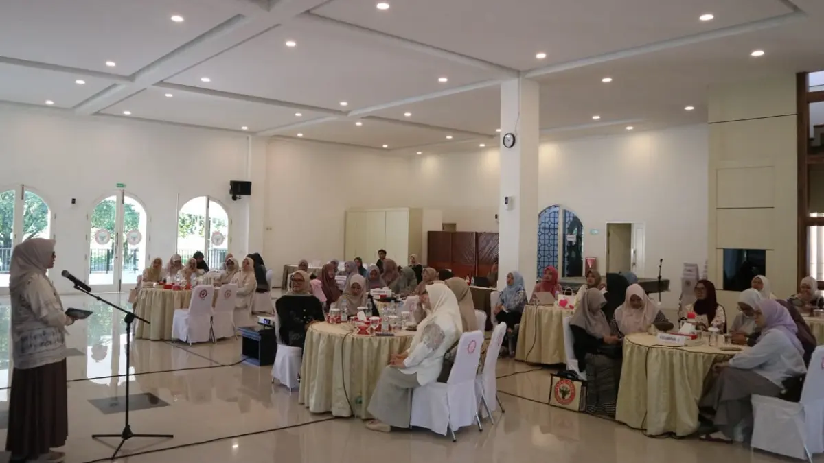 Praktisi digital marketing Arizi Utama membekali pelaku UMKM dengan strategi pemanfaatan AI untuk membuat konten pemasaran.