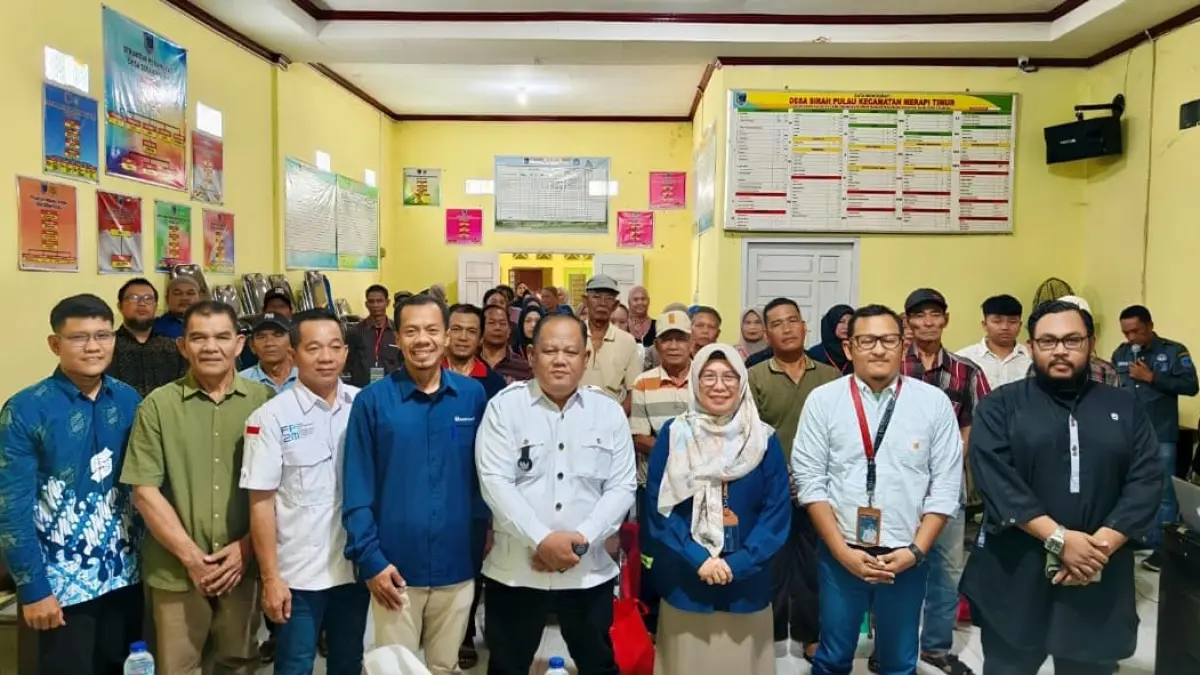 PTBA melatih warga Desa Sirah Pulau Lahat dalam program budidaya ayam petelur untuk memperkuat kemandirian ekonomi masyarakat.(Foto: Corcom)