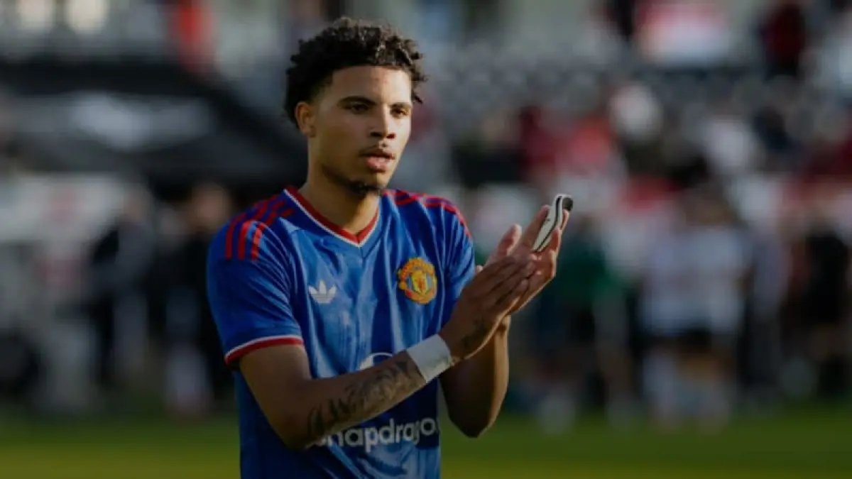 Ethan Williams resmi bergabung dengan Peterborough United setelah meninggalkan Manchester United. (Foto: Dok. manutd.com)
