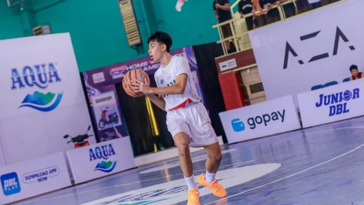 Jackie Sentosa ketika tampil bersama SMP Maria menang 35-14 atas SMP Telkom Padang di Junior DBL Padang 2026 dan lolos ke Fantastic Four.(Foto: DBL)