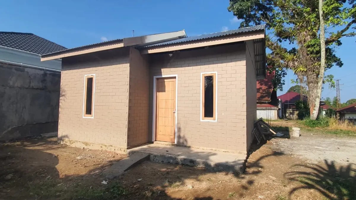 Rumah contoh hunian tetap (huntap) insitu yang dibangun BNPB di Desa Balee Panah, Kecamatan Juli, Kabupaten Bireuen, Aceh. (Satgas PRR/BNPB)