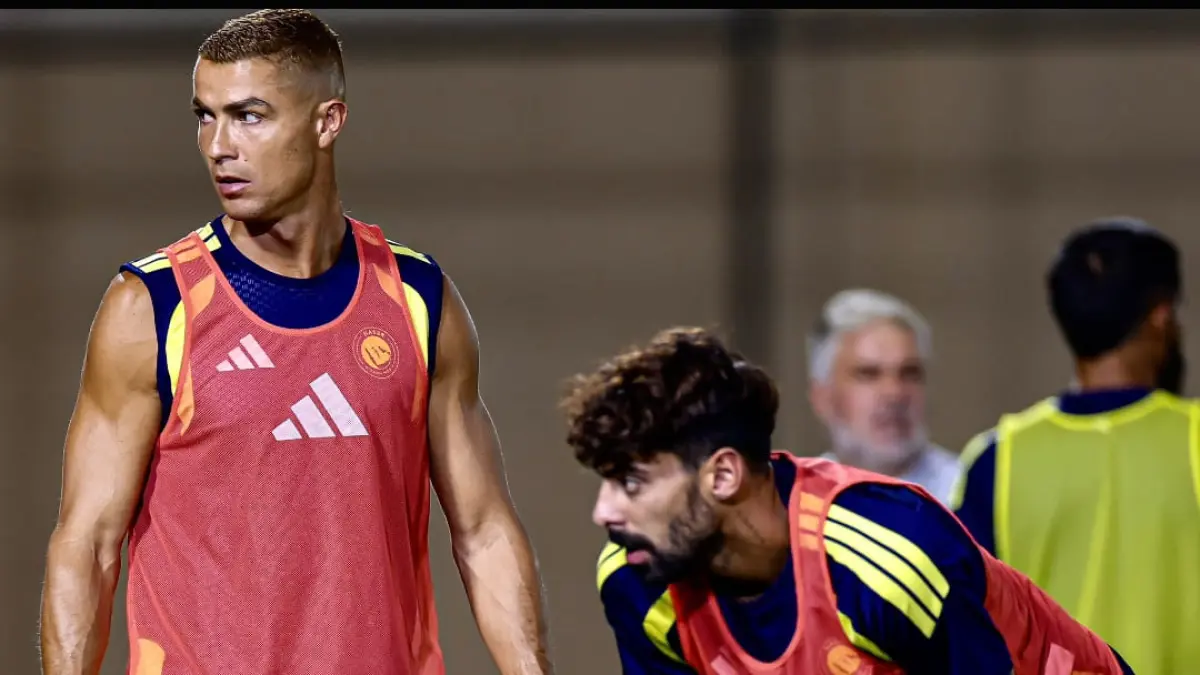 Cristiano Ronaldo menjalani sesi latihan bersama Al-Nassr jelang pertandingan melawan Al Fateh di Saudi Pro League 2026. (Foto: X @cristiano)