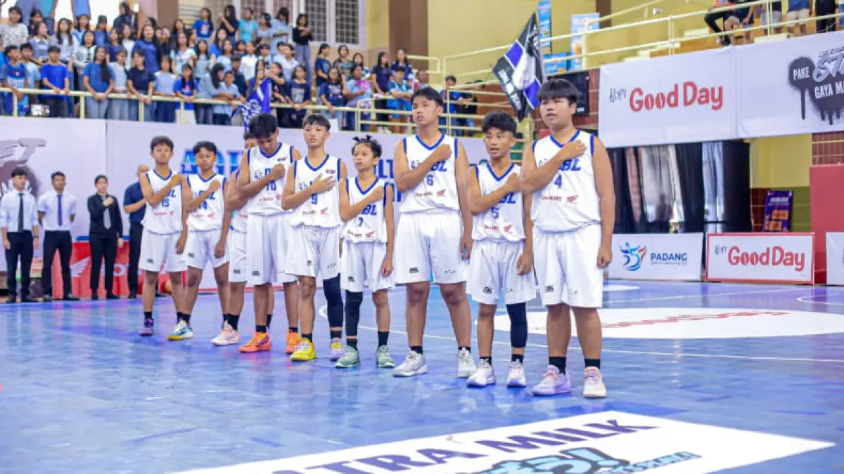 Pemain SMP Frater Padang dinyatakan menang walkover 20-0 atas SMPN 2 Padang dan memastikan lolos ke Fantastic Four Junior DBL Padang 2026 di GOR Prayoga, Padang.(Foto: DBL for Padek)