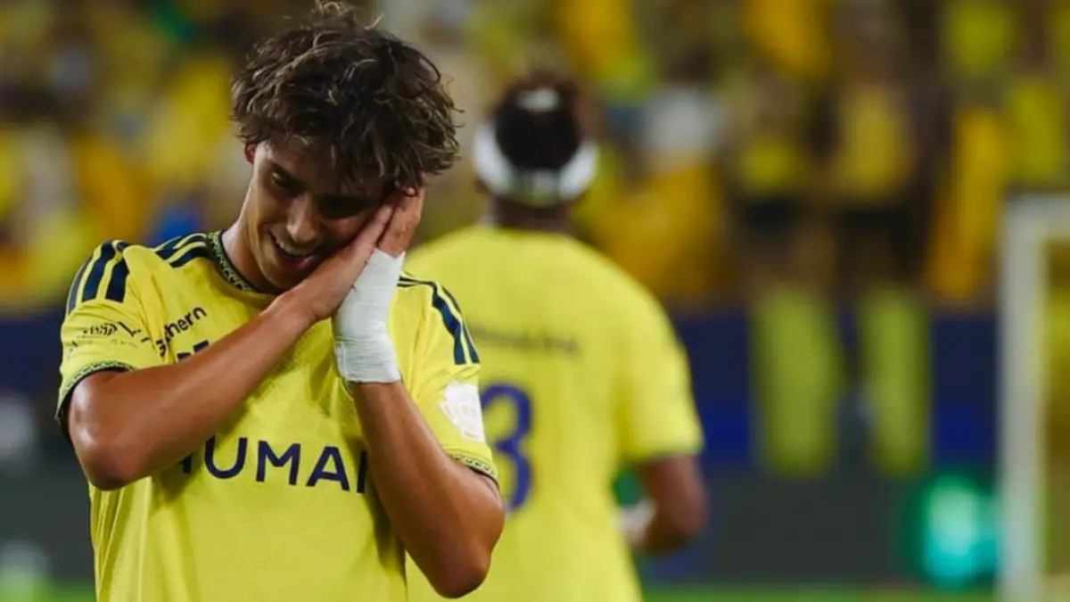 Joao Felix selebrasi usai mencetak gol spektakuler saat Al Nassr menang 3-0 atas Al Fateh di laga pembuka Liga Arab Saudi 2026/2027. (Foto: X @AlNassrFC)
