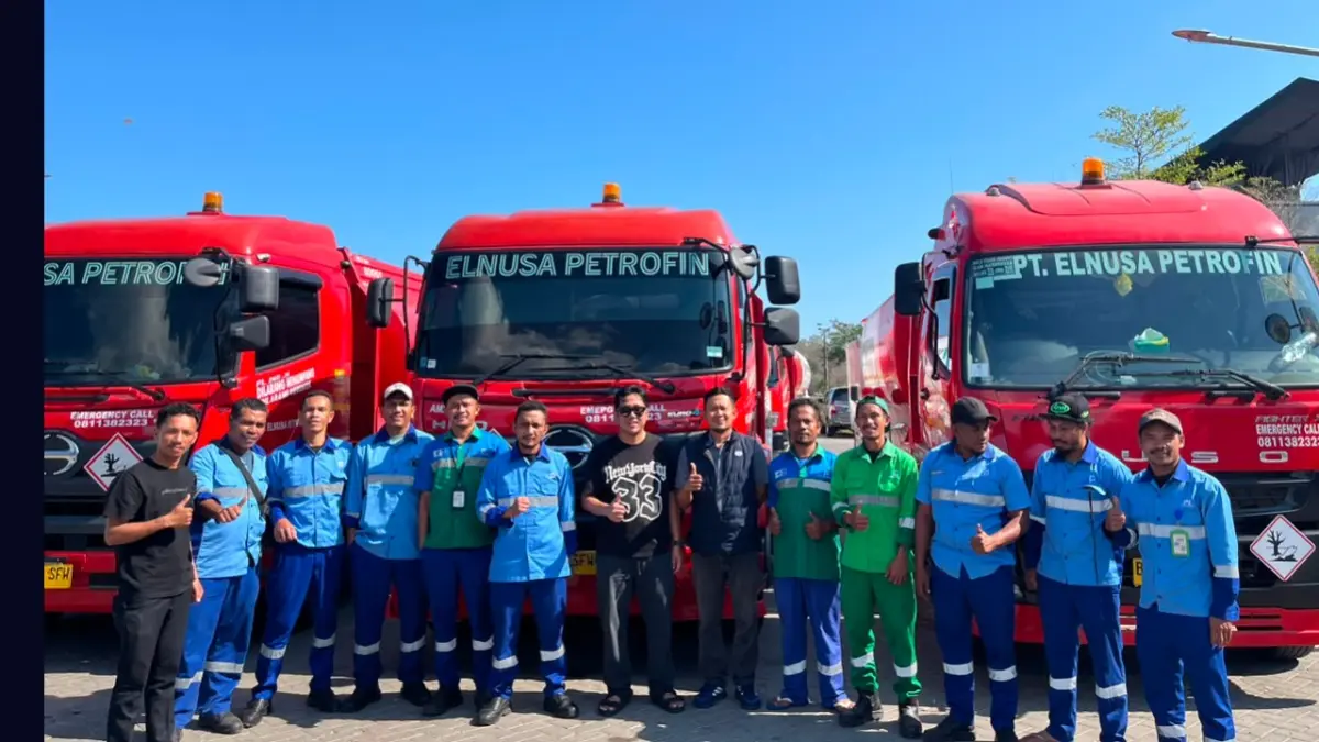 PT Elnusa Petrofin memperkuat kesiapan operasional untuk mendukung normalisasi penyaluran BBM Pertamina Patra Niaga pascagempa NTT, melalui penguatan personel, armada mobil tangki, dan penyesuaian pola operasi.