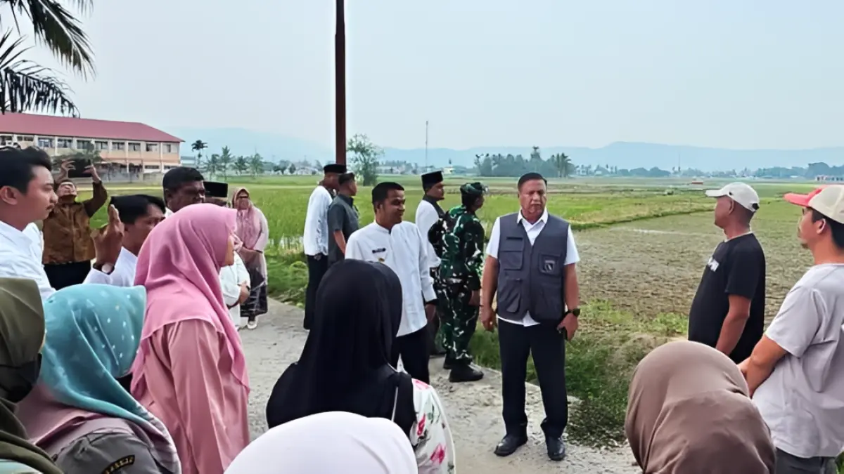 Kepala Posko Nasional Satgas PRR Irjen Pol Wahyu Bintono Hari Bawono memimpin monitoring dan evaluasi penanganan pascabencana di Kota Solok, Kamis (13/8/2026).