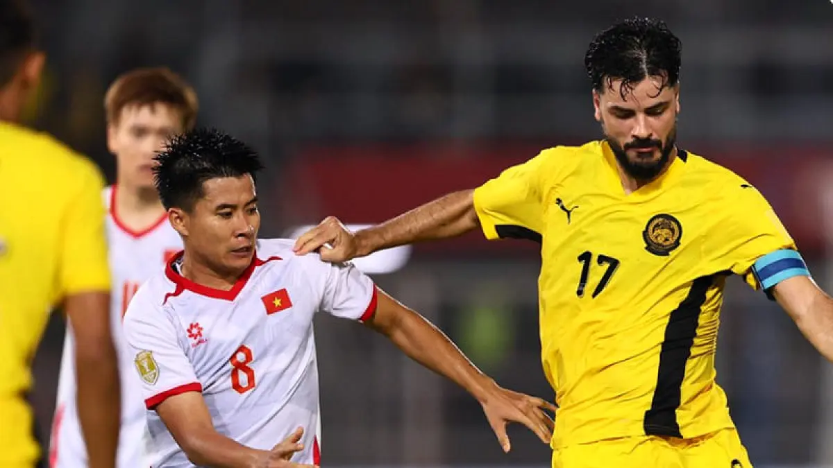 Timnas Malaysia kalah saat menghadapi Vietnam pada leg pertama semifinal ASEAN Hyundai Cup 2026 di Kuala Lumpur. Harimau Malaya bawa misi membalikkan keadaan di Hanoi. (Foto: X @aseanutdfc)