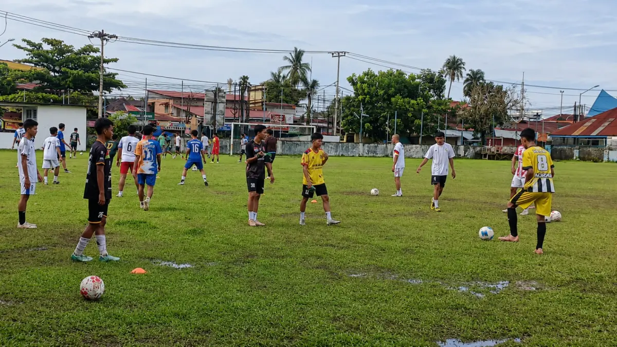 PSP Padang U-17 terus mematangkan persiapan menghadapi Piala Soeratin dengan menggelar latihan intensif di Lapangan Persekon, kawasan Simpang Tinju, Lapai, Nanggalo, Kota Padang.