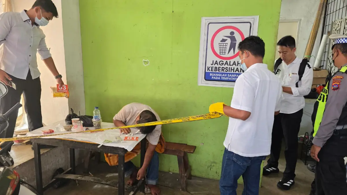 Seorang pria berinisial Y (66), asal Nagari Batu Taba, Kabupaten Agam, ditemukan meninggal dunia di gudang penyimpanan gas LPG SPBU Wowo, Jalan Veteran, Padang, Rabu (19/8/2026).